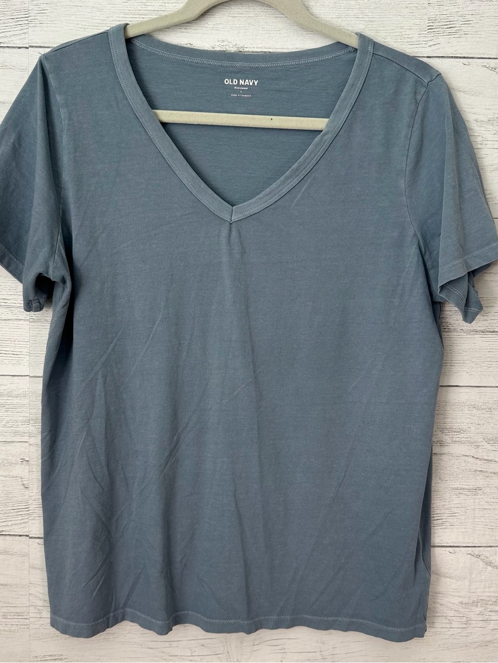 Old Navy Women’s V-Neck T-Shirt in Slate Blue Size L